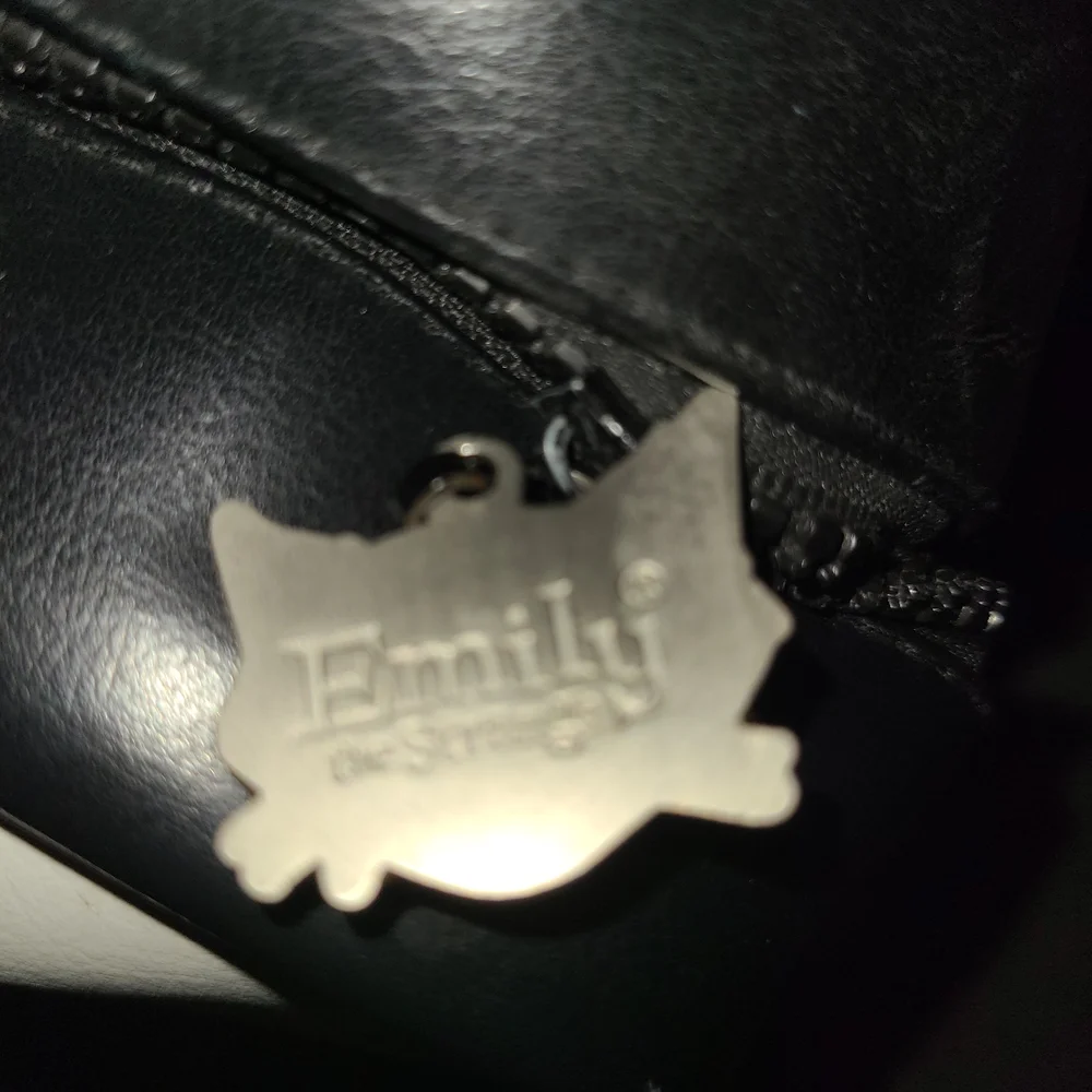 Vintage Emily The Strange Messenger Bag Never Used - Picture 11 of 16